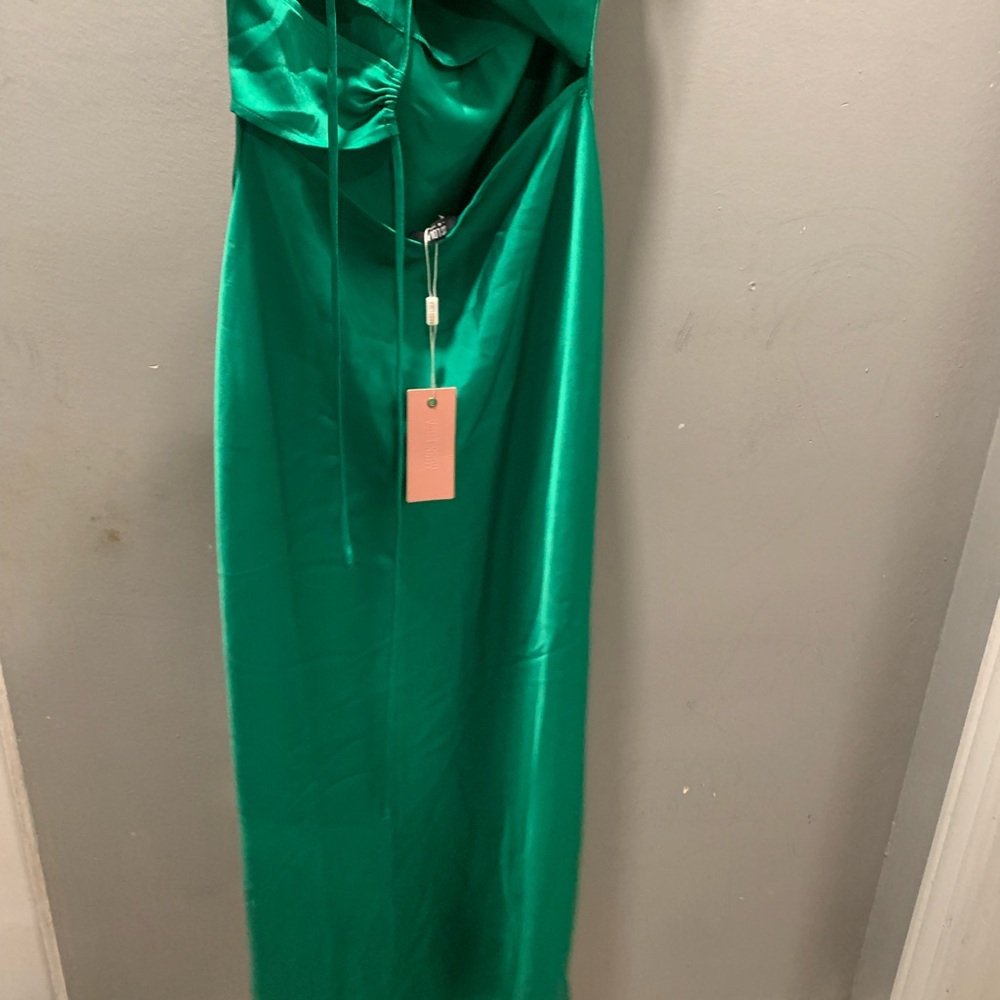 Miss Lola  Elegant Green Evening Dress - Picture 3 of 7